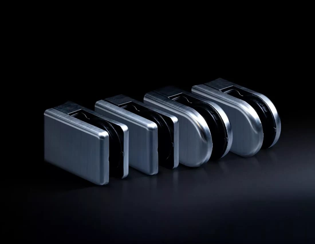 Technischer Schnitt des Modells PV-20 — Verstellbare Klemme, runder Körper, Schale Ø 42,4 / 48,3 mm