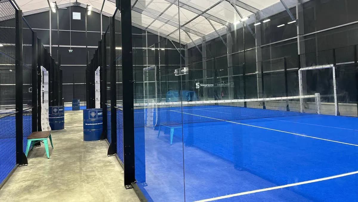 Padelplatz, Glaswände